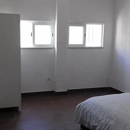 Come Estefania Vandrerhjem *